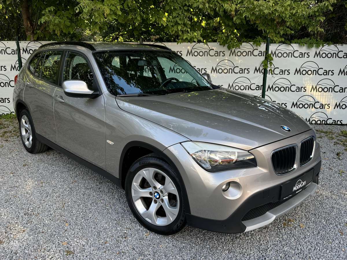 BMW X1 2011 — interior