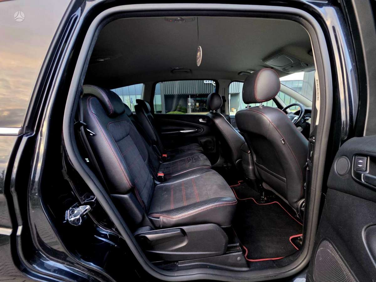 Ford S-MAX 2013 — photo 12