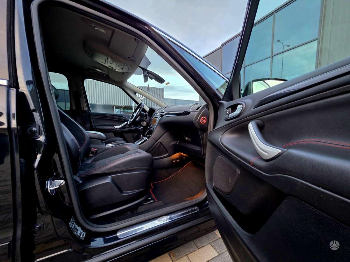 Ford S-MAX 2013 — photo 14