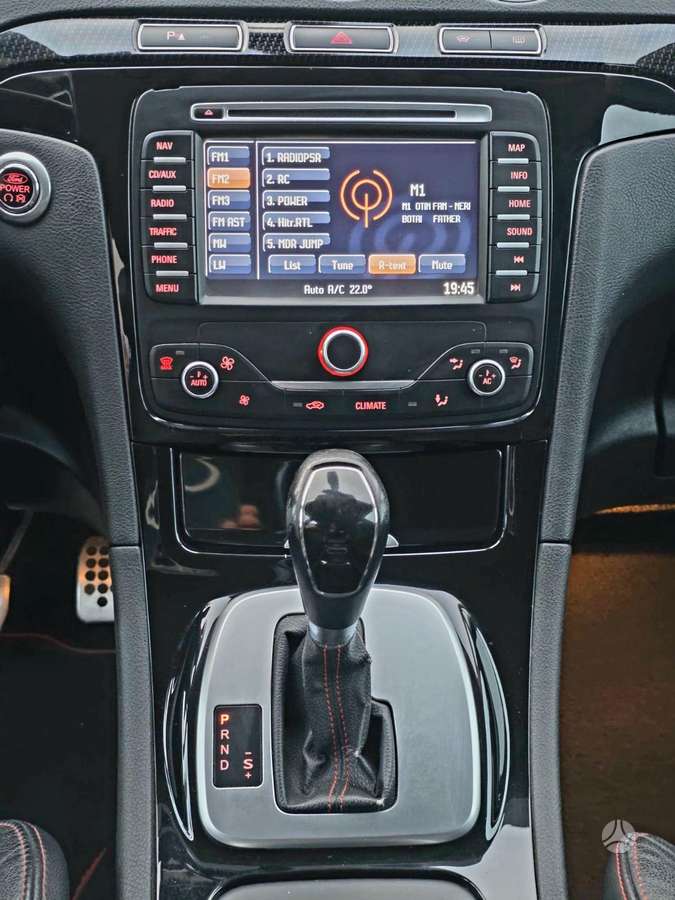 Ford S-MAX 2013 — photo 19