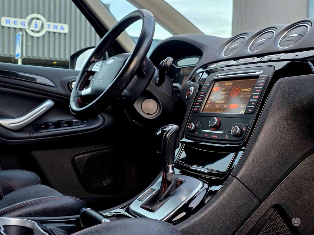 Ford S-MAX 2013 — photo 20