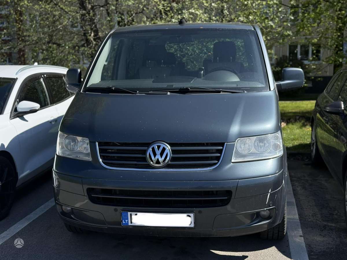 Volkswagen Multivan 2009 — салон