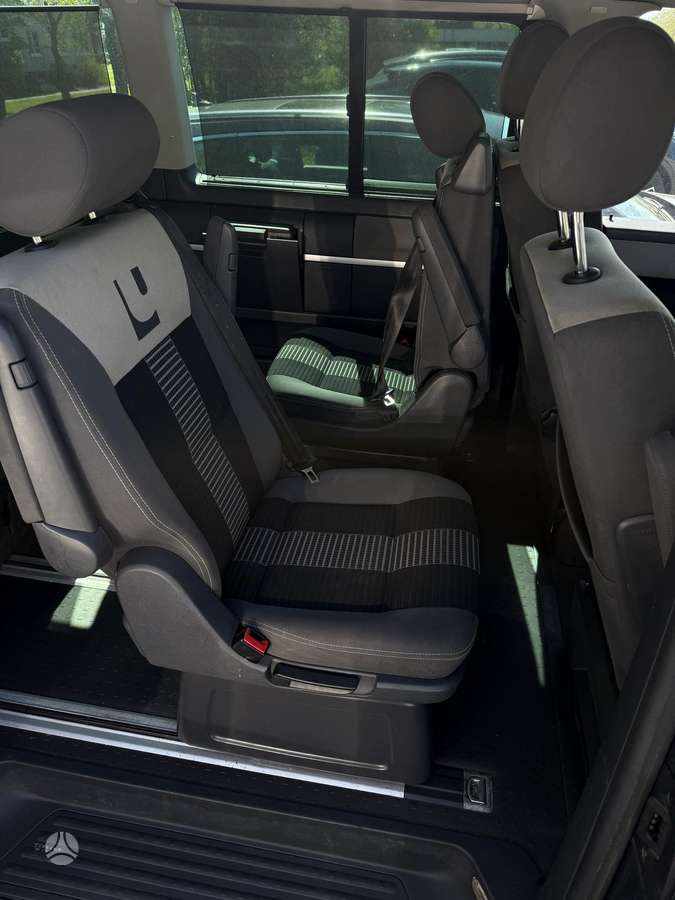 Volkswagen Multivan 2009 — двигун 2500 cm³, 174 HP (128kW)