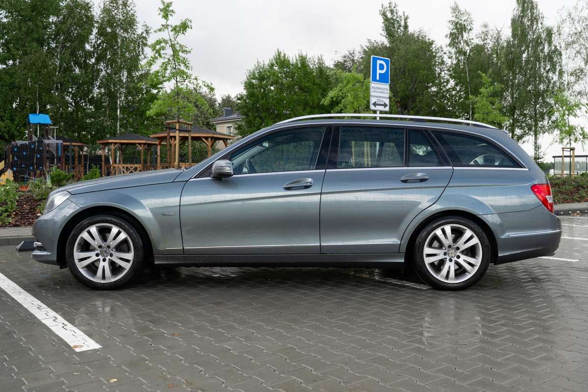 Mercedes-Benz C220 2012 — салон