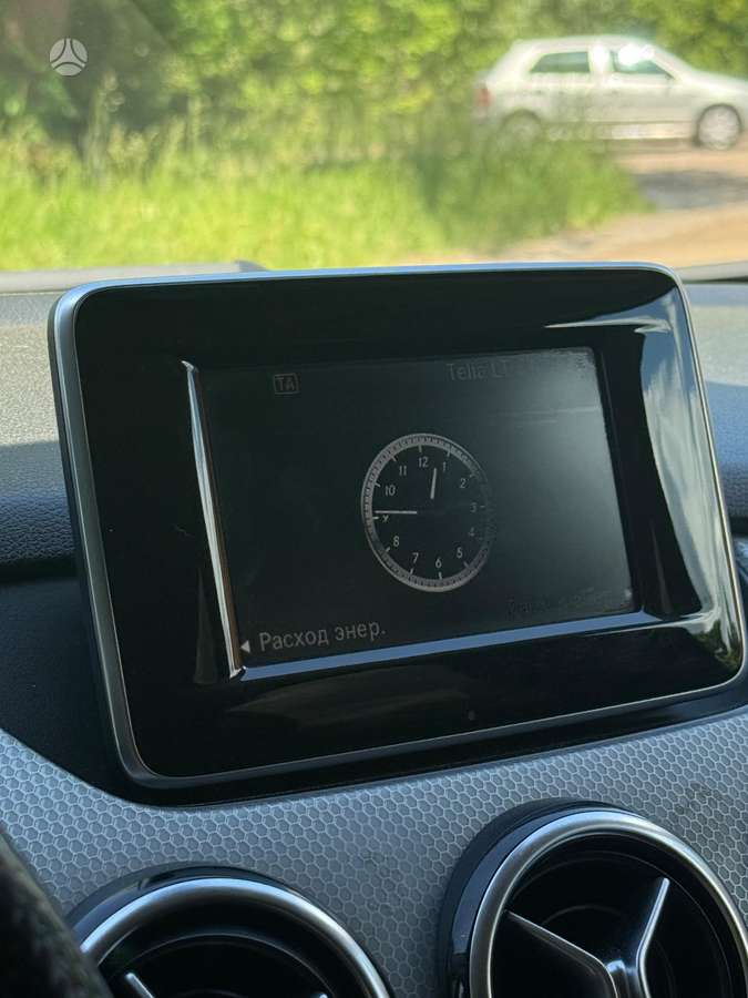 Mercedes-Benz B180 2012 — photo 5