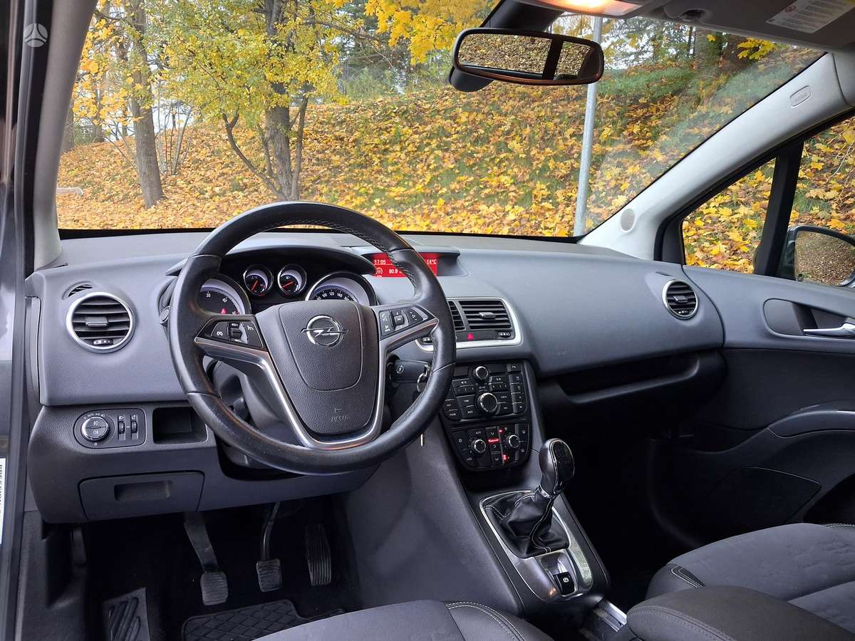 Opel Meriva 2012 — photo 11