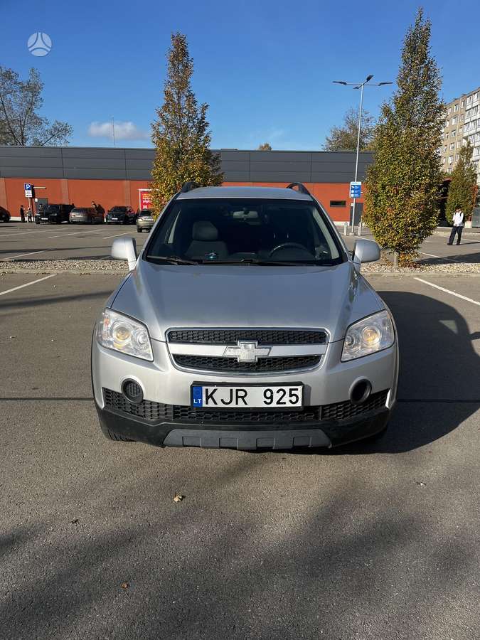 Chevrolet Captiva 2010 — rear view