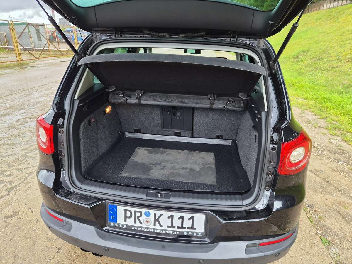Volkswagen Tiguan 2011 — photo 15