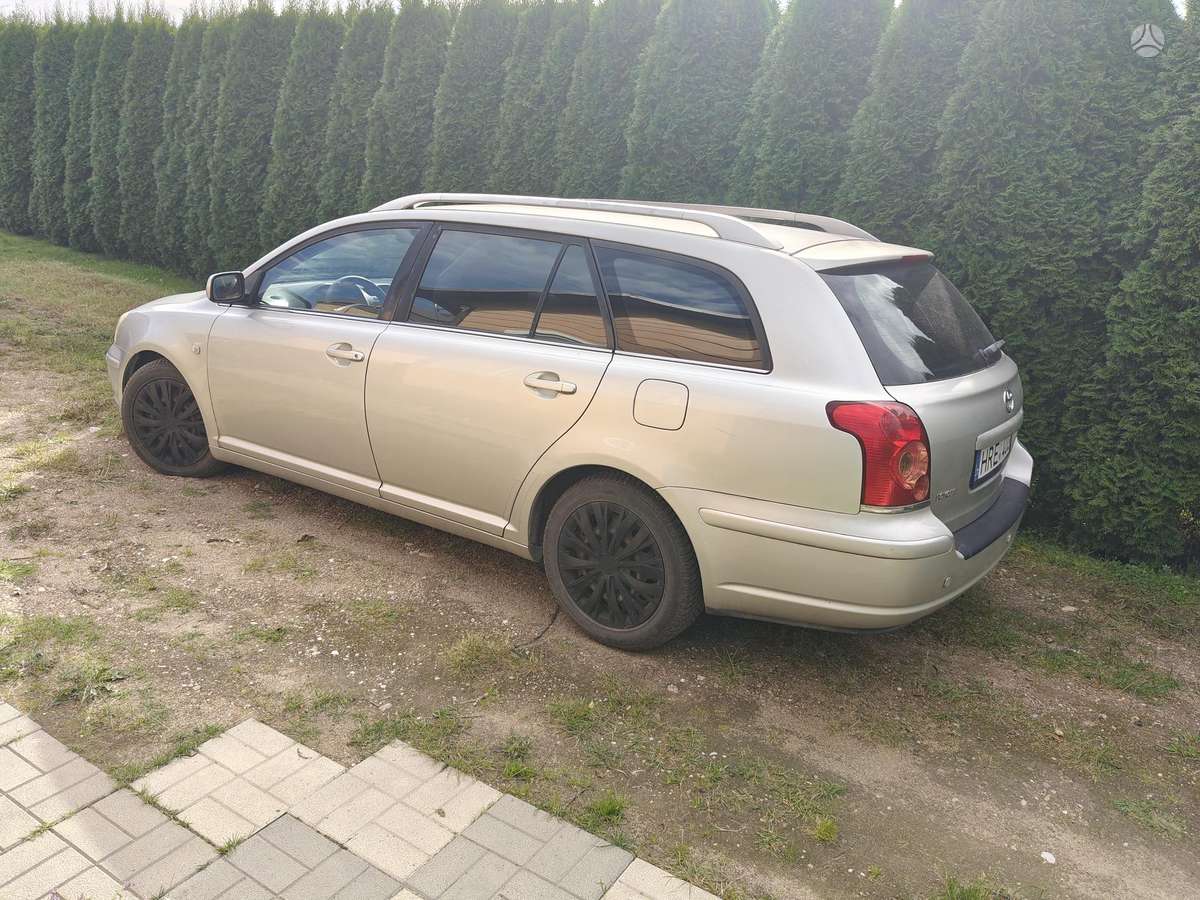 Toyota Avensis 2004 — engine 2000 cm³, 148 HP (109kW)