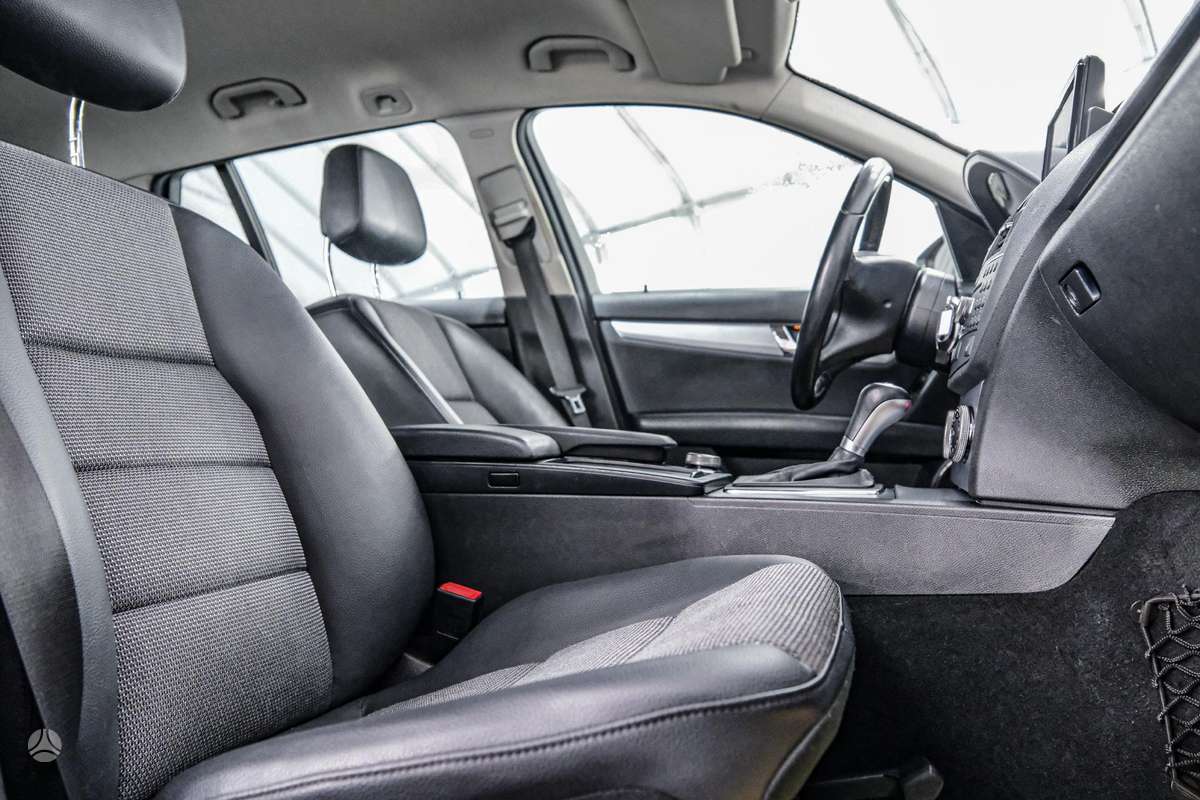 Mercedes-Benz C280 2008 — photo 12