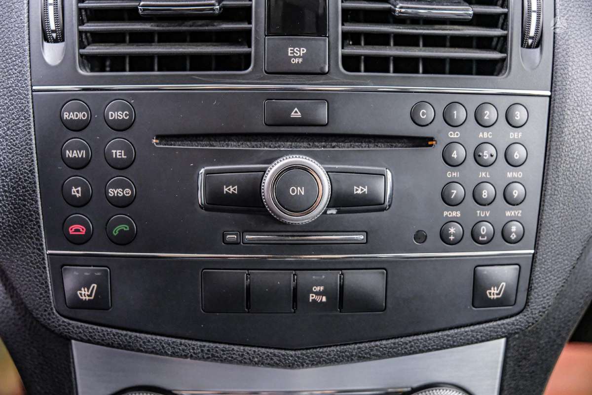 Mercedes-Benz C280 2008 — photo 20