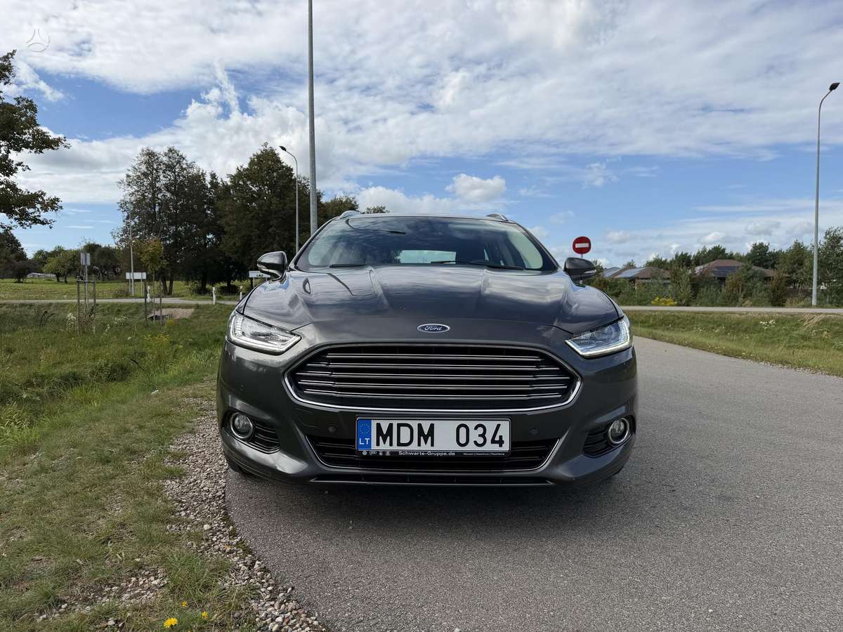 Ford Mondeo 2015 — салон