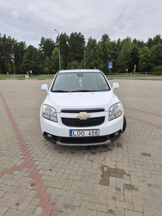 Chevrolet Orlando 2012 — rear view