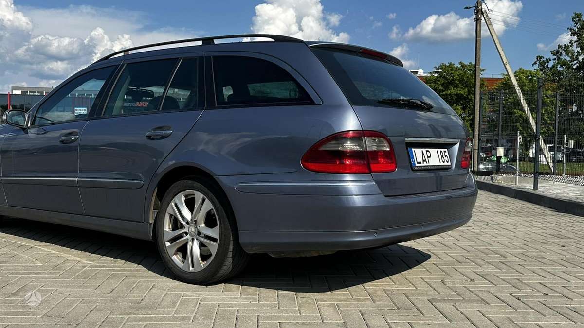 Mercedes-Benz E220 2004 — photo 6