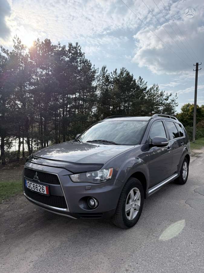 Mitsubishi Outlander 2011 — вигляд ззаду