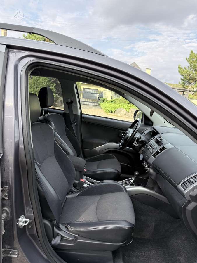 Mitsubishi Outlander 2011 — двигун 2179 cm³, 156 HP (115kW)