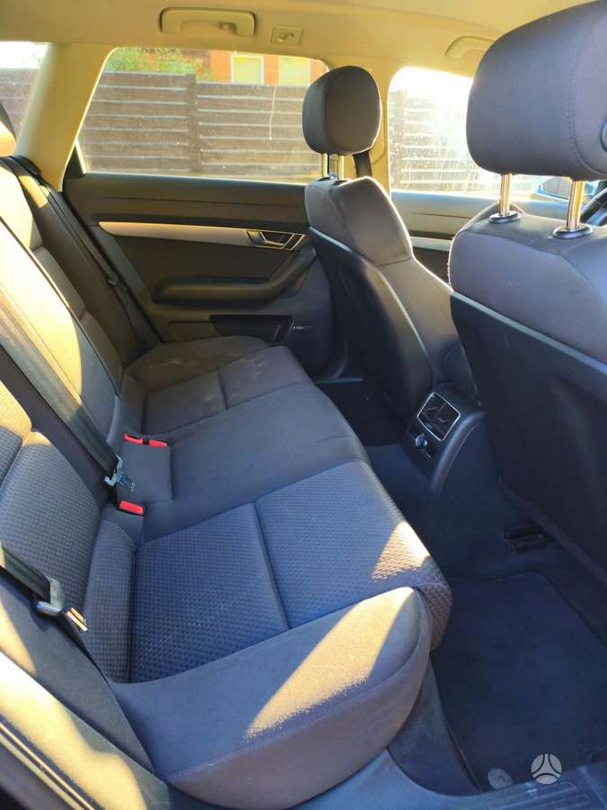 Audi A6 2010 — photo 10
