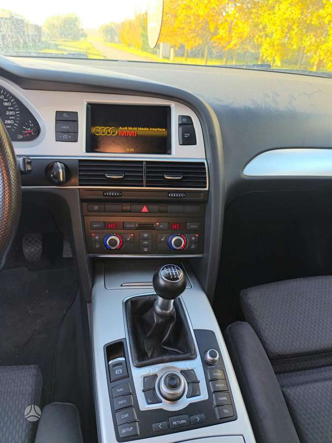 Audi A6 2010 — photo 11