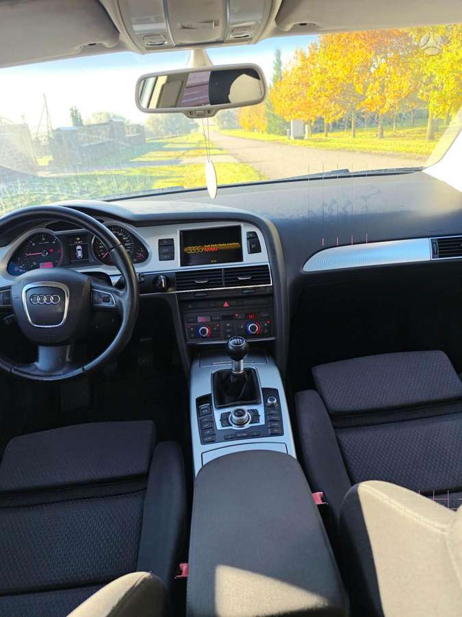 Audi A6 2010 — photo 12