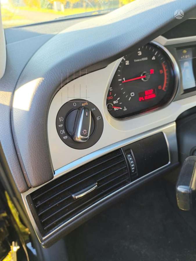 Audi A6 2010 — photo 15