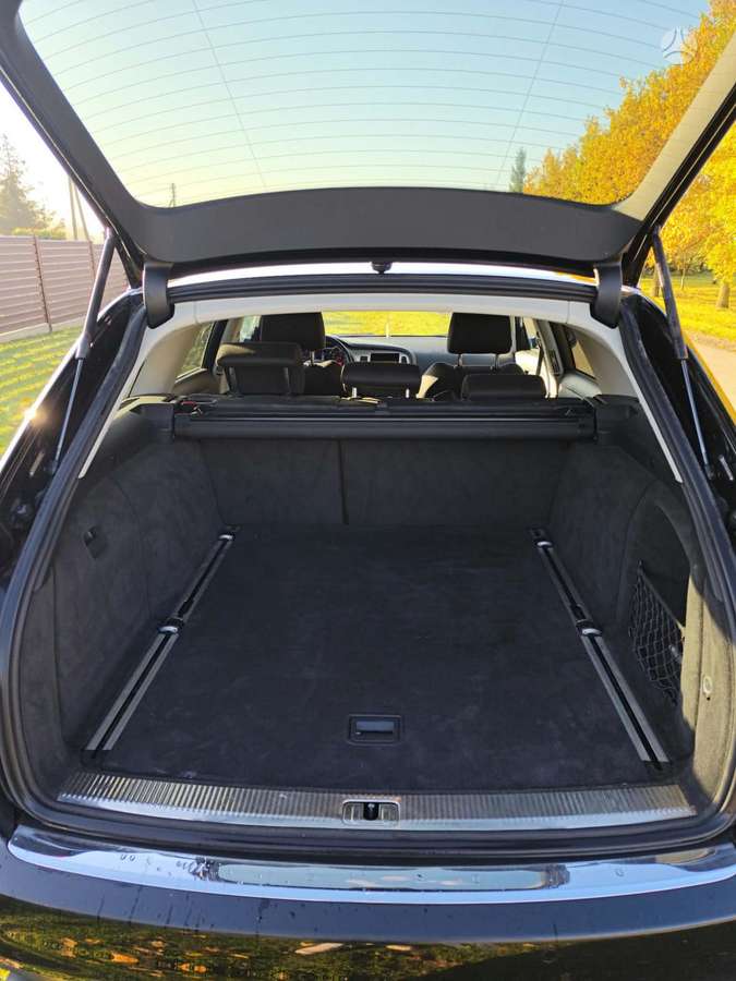 Audi A6 2010 — photo 16