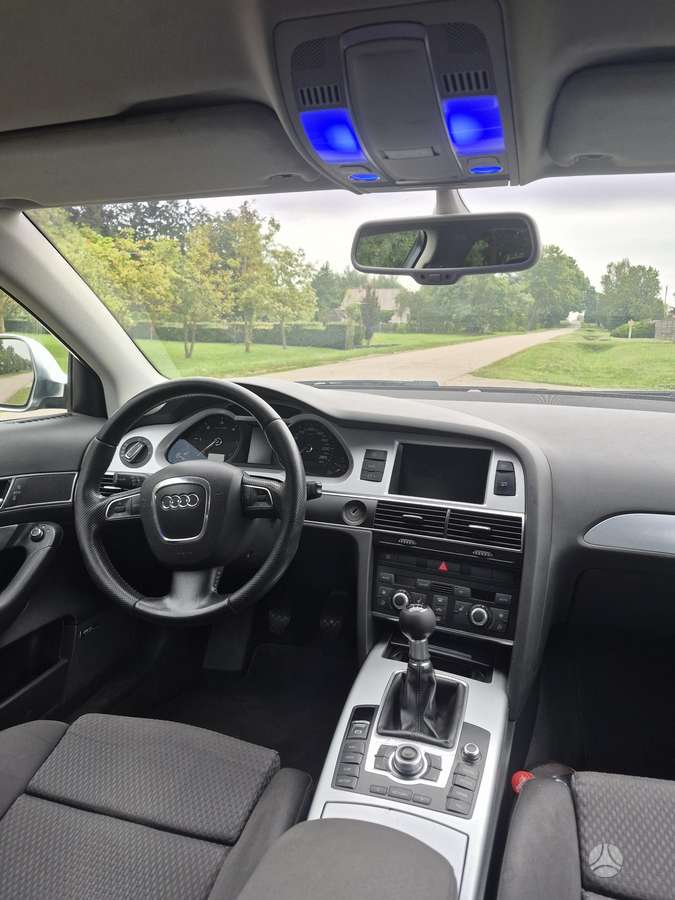 Audi A6 2010 — photo 8