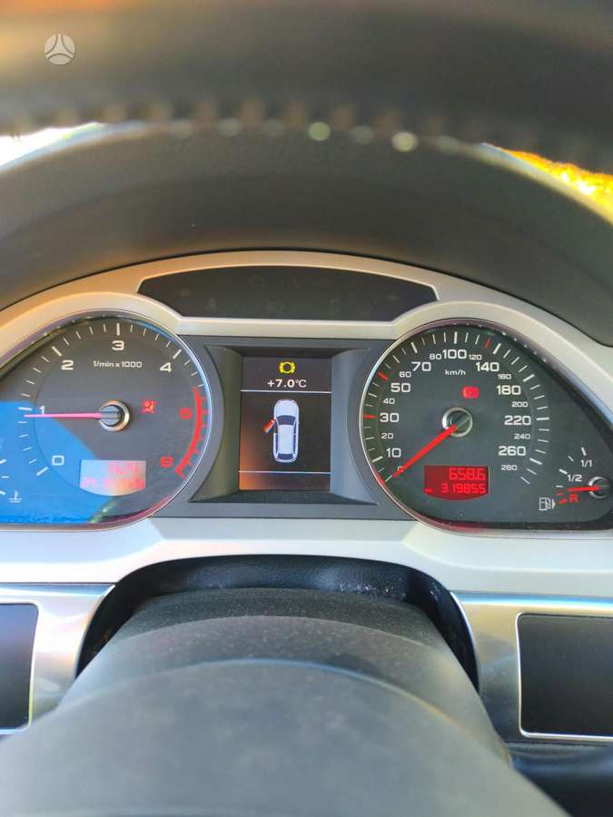 Audi A6 2010 — photo 9