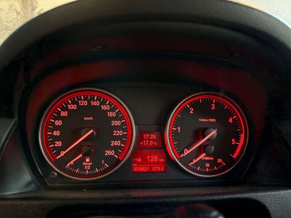 BMW X1 2012 — photo 14