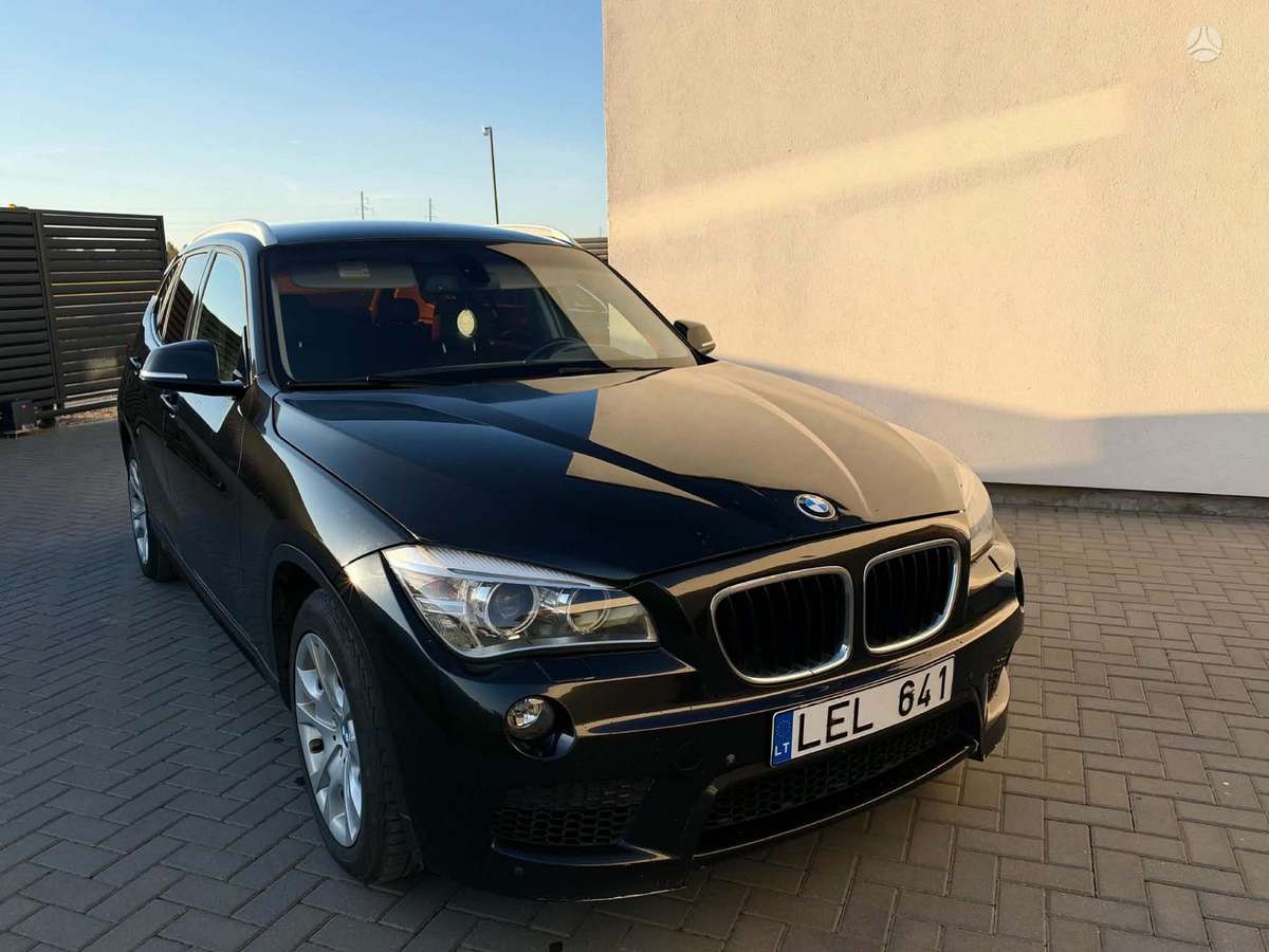 BMW X1 2012 — interior