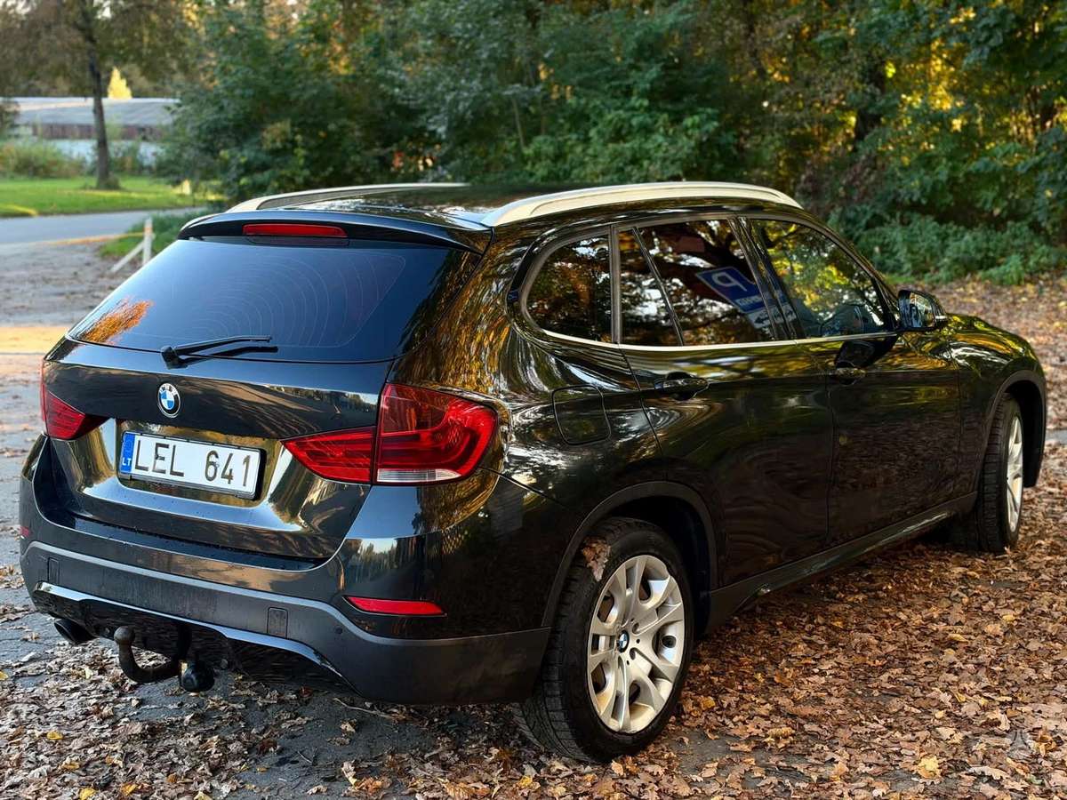 BMW X1 2012 — photo 8