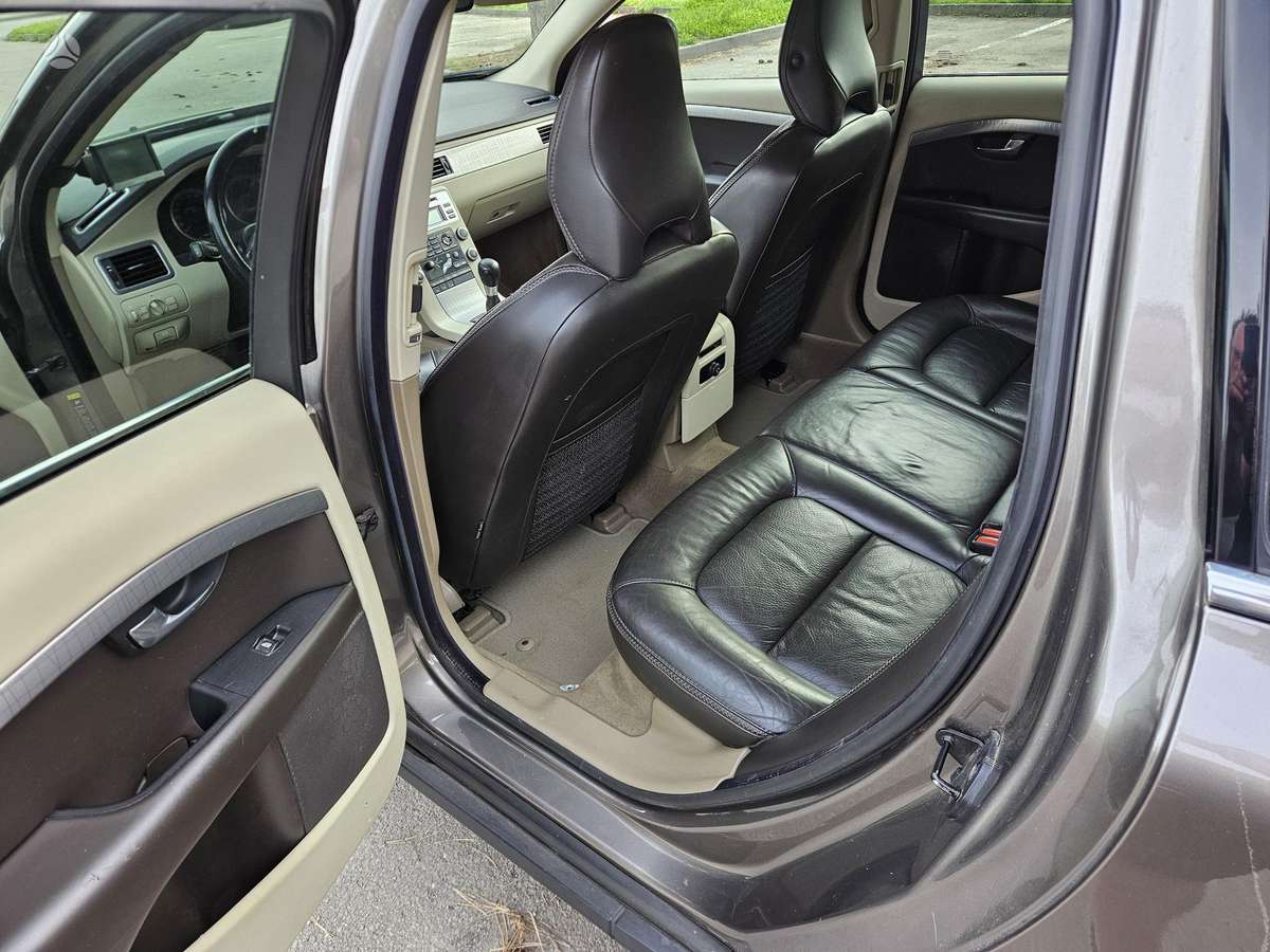 Volvo XC70 2008 — photo 11