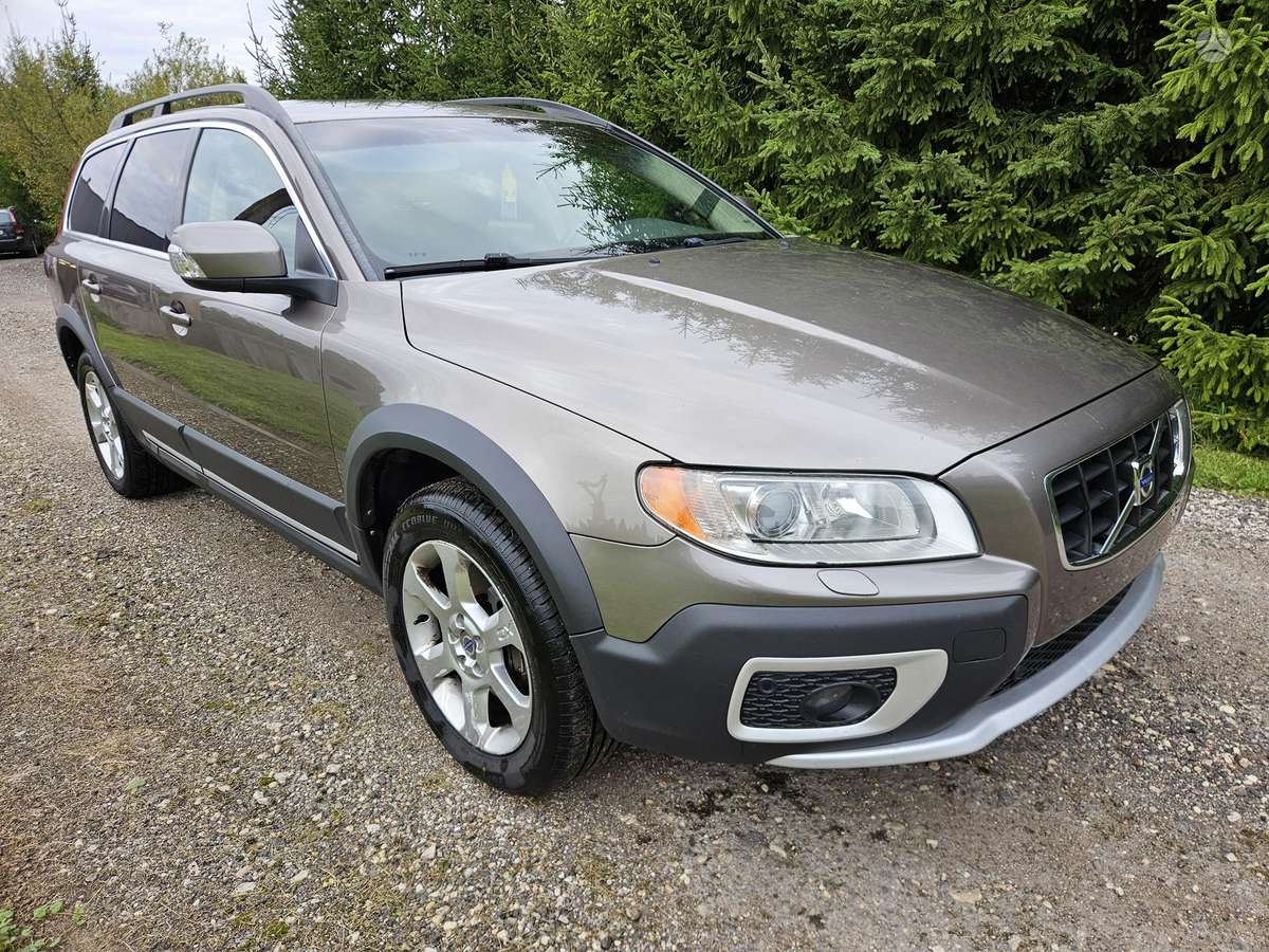 Volvo XC70 2008 — interior