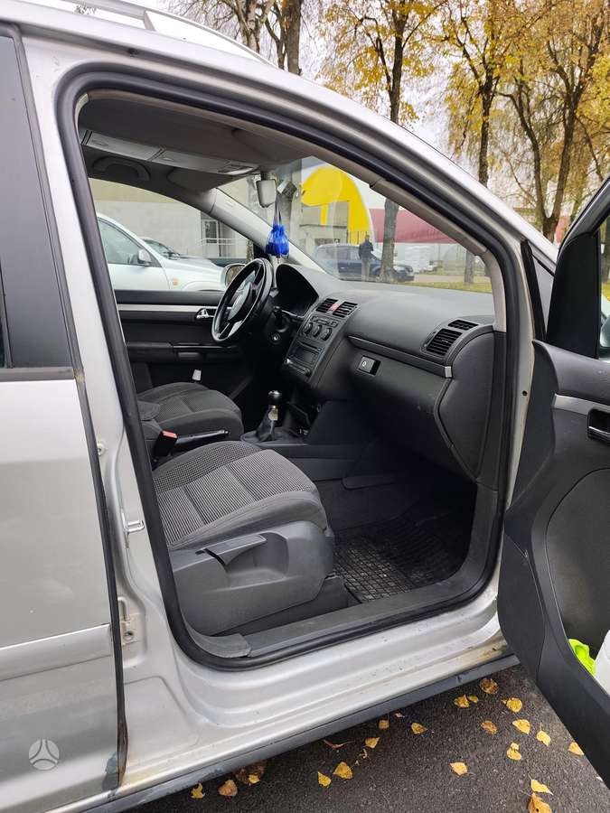 Volkswagen Touran 2004 — photo 11