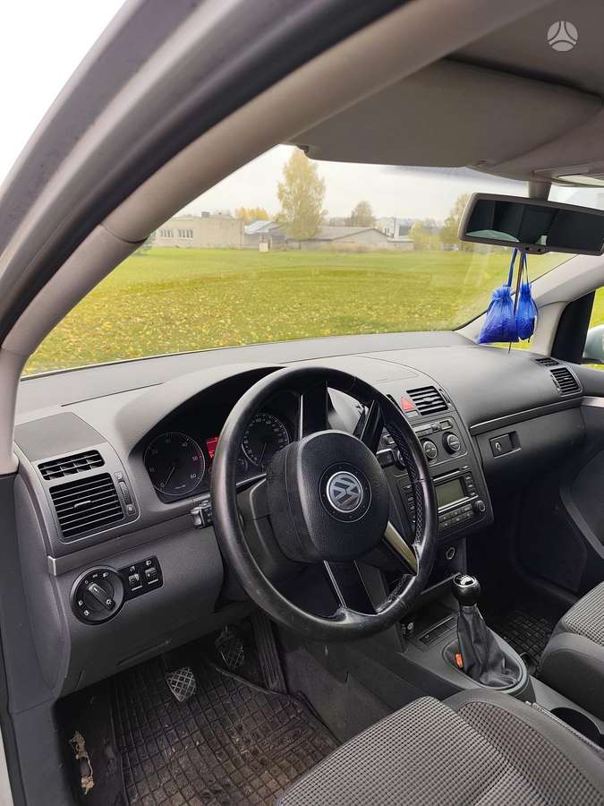 Volkswagen Touran 2004 — photo 16
