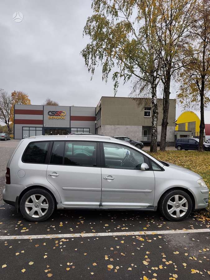 Volkswagen Touran 2004 — photo 6