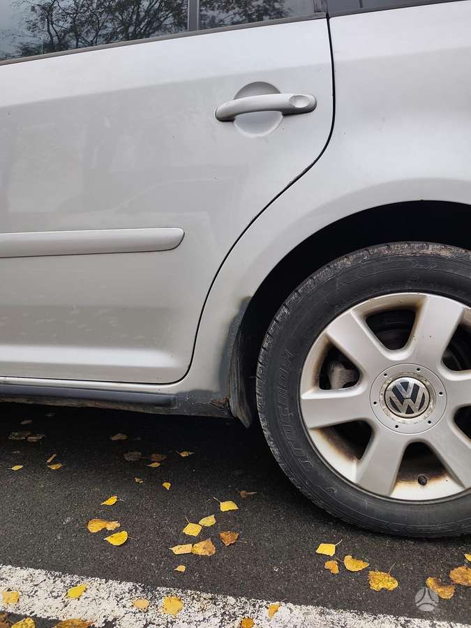 Volkswagen Touran 2004 — photo 9