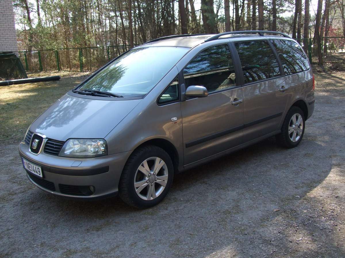 Seat Alhambra 2008 — вигляд ззаду