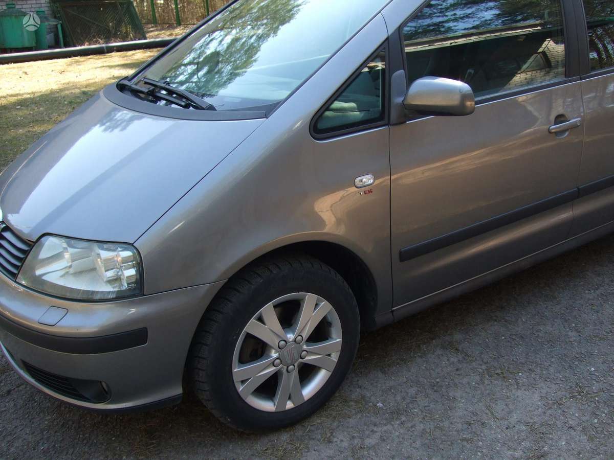 Seat Alhambra 2008 — салон