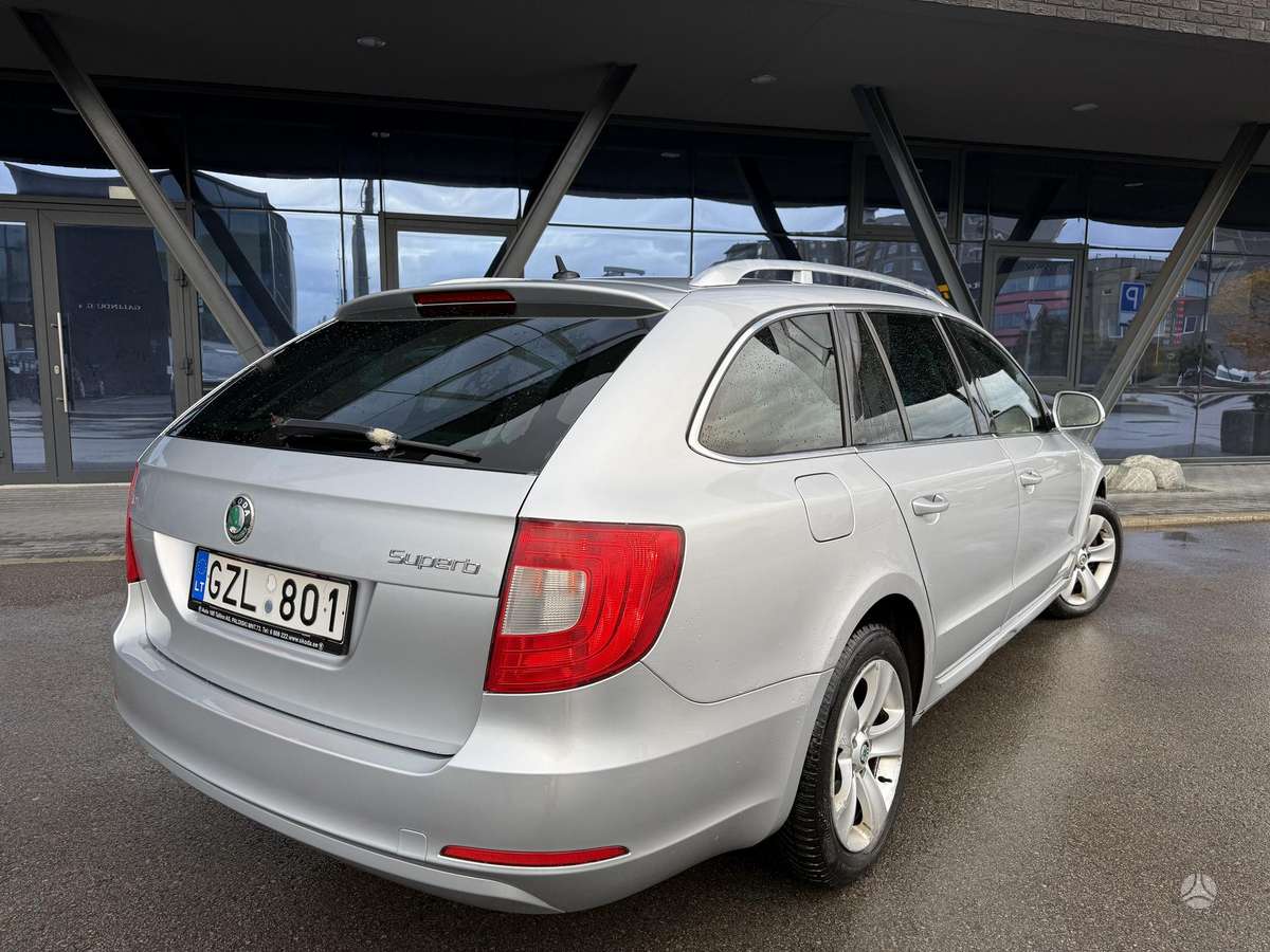 Skoda Superb 2010 — photo 10