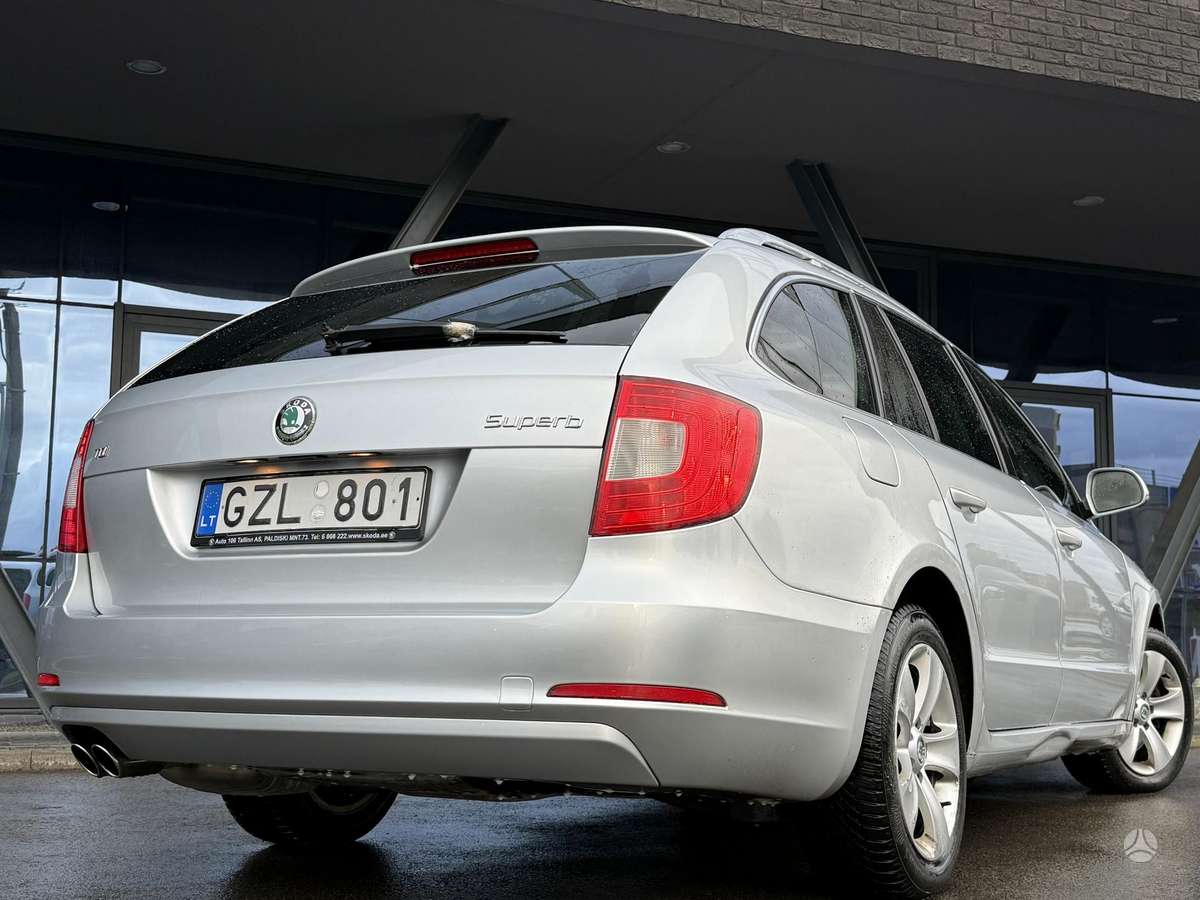 Skoda Superb 2010 — photo 12