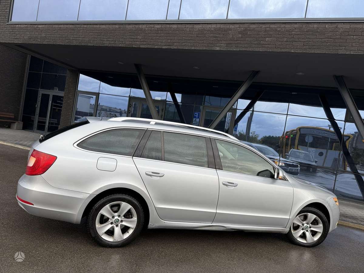 Skoda Superb 2010 — photo 14