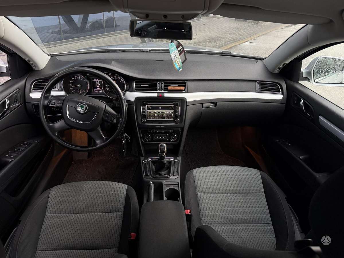 Skoda Superb 2010 — photo 15
