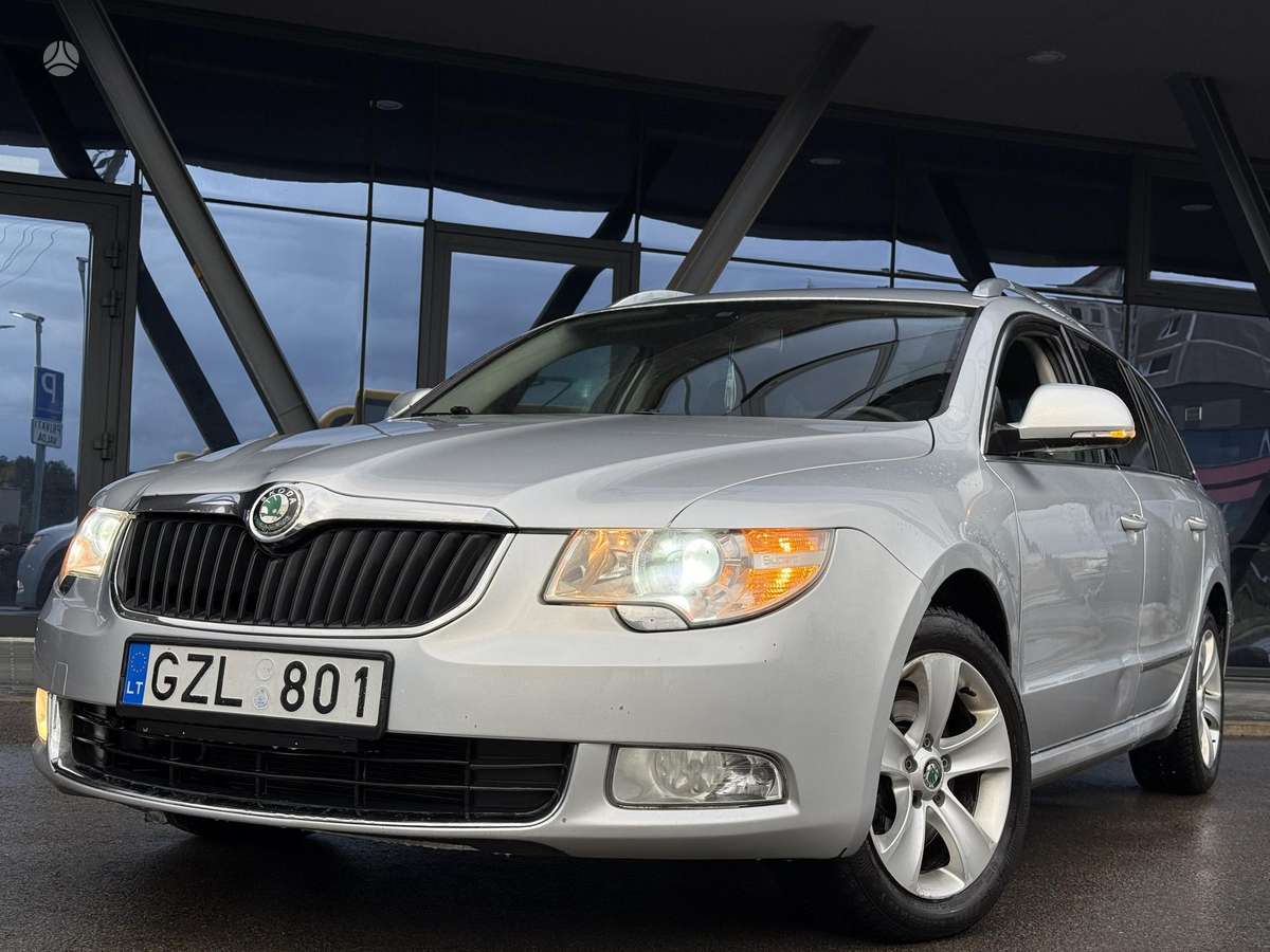 Skoda Superb 2010 — interior
