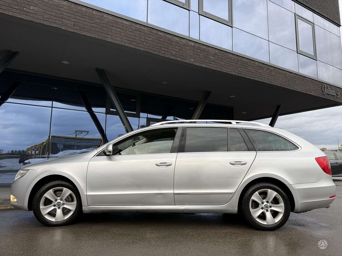 Skoda Superb 2010 — photo 8