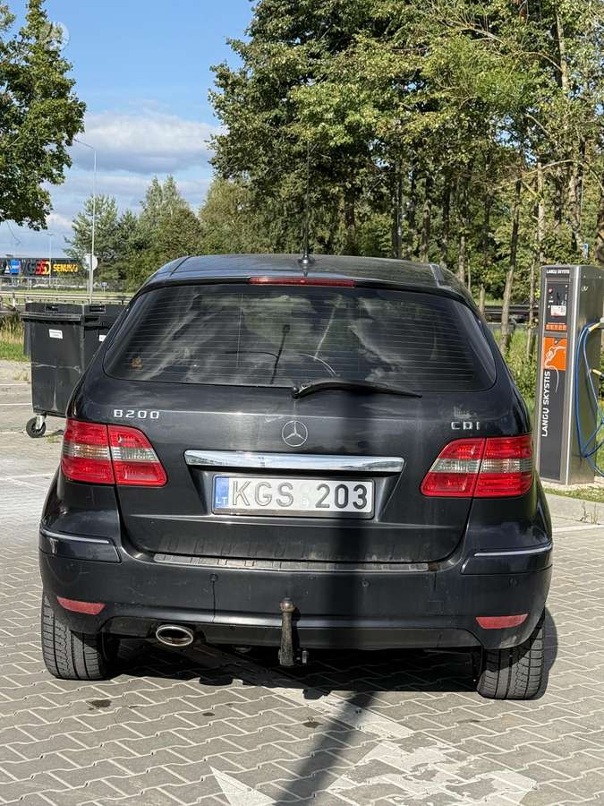 Mercedes-Benz B200 2009 — engine 1991 cm³, 140 HP (103kW)