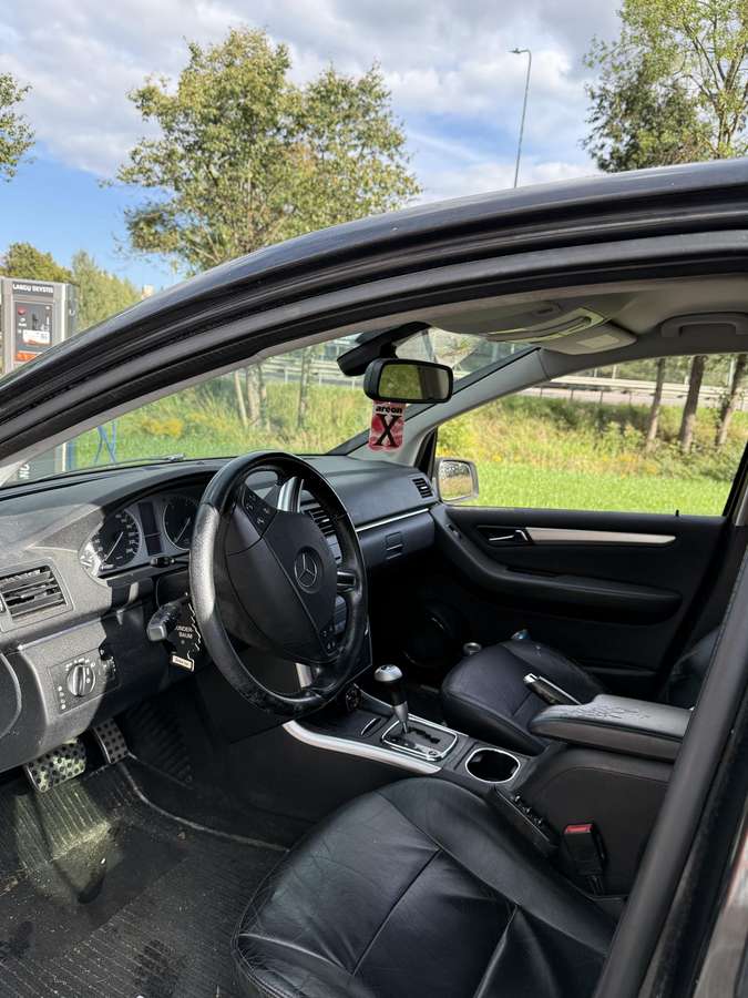 Mercedes-Benz B200 2009 — photo 6