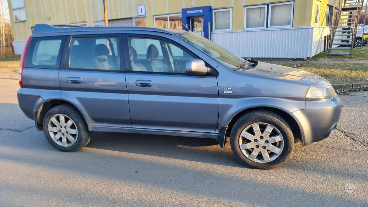 Honda HR-V 2004 — engine 1590 cm³, 124 HP (91kW)