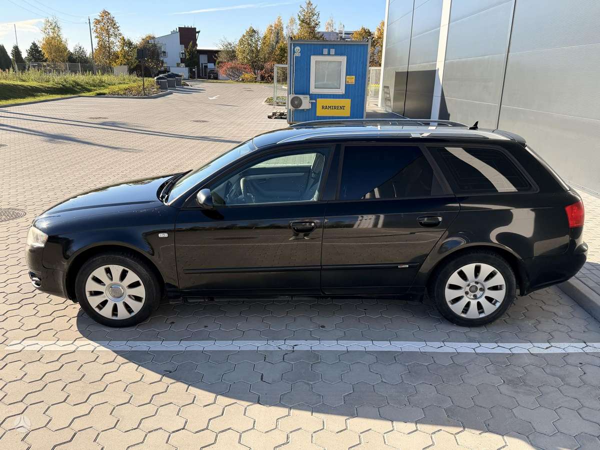 Audi A4 2007 — вигляд ззаду