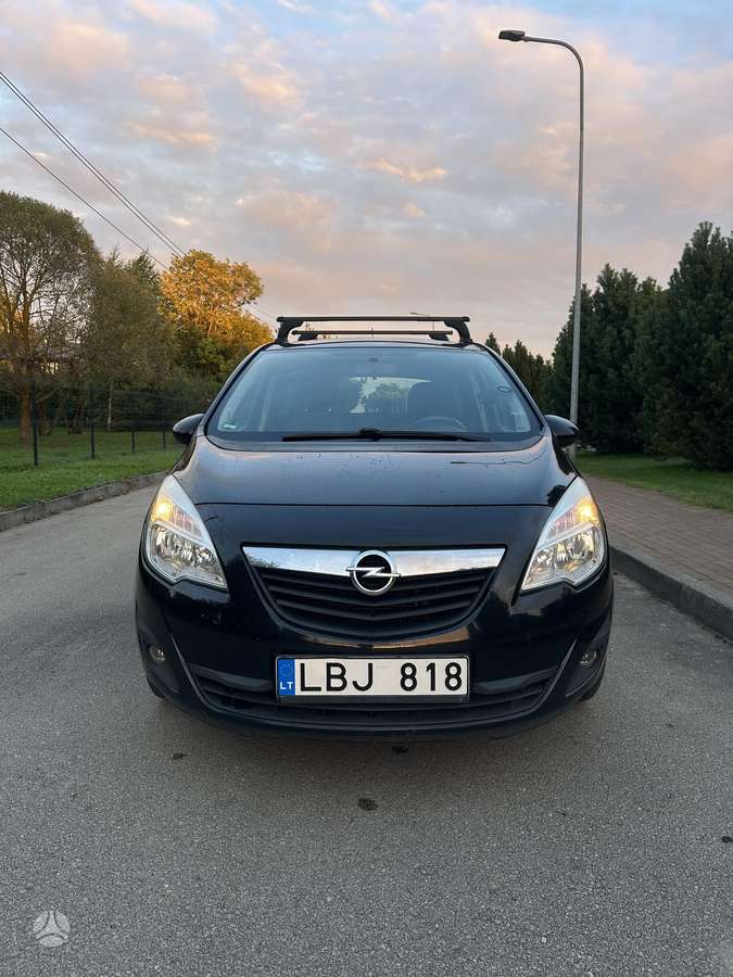 Opel Meriva 2012 — вигляд ззаду
