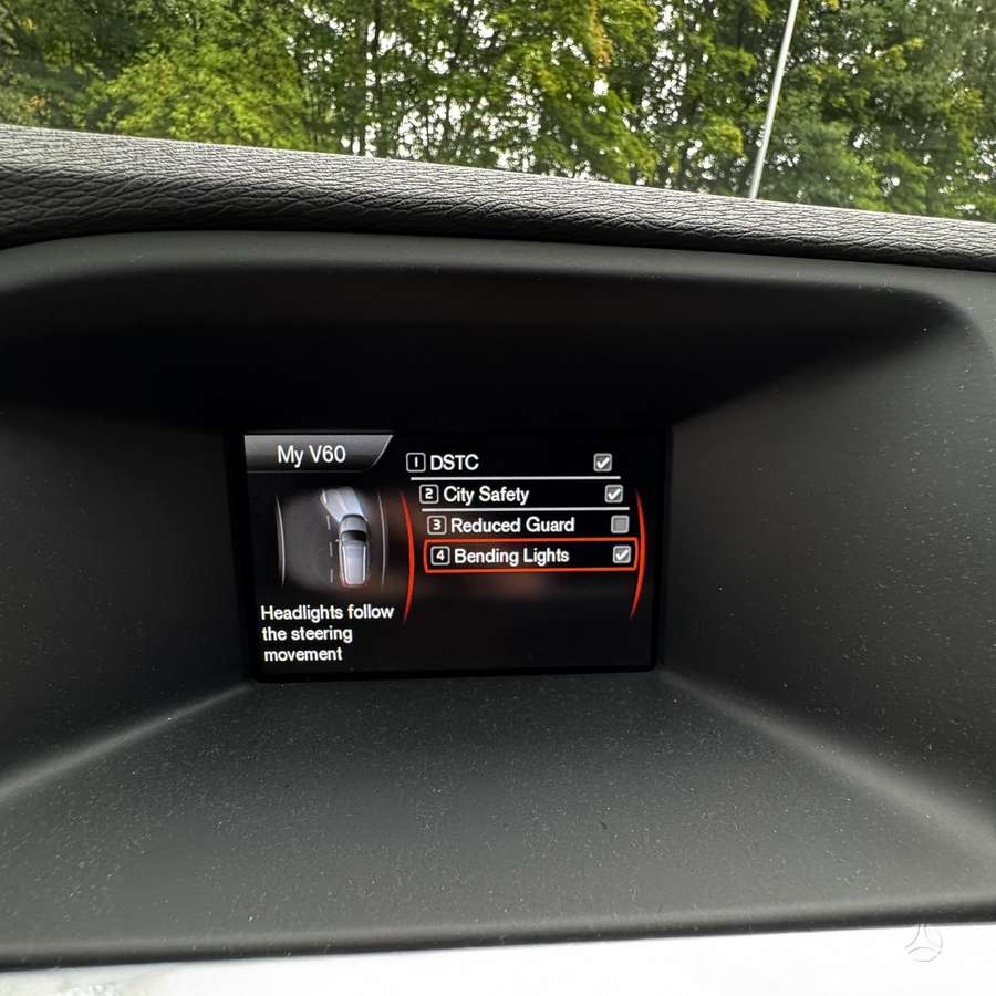 Volvo V60 2010 — photo 12
